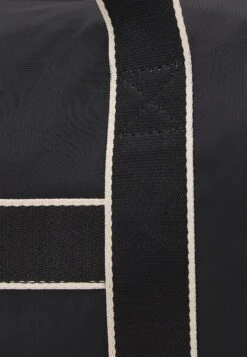 Even&Odd Weekendveske - Black -Fab Five Mote Butikk 01d7c759f4c54eb89891fbd796849f92