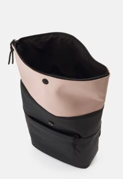 Even&Odd Ryggsekk - Black/Pink -Fab Five Mote Butikk 02e4ac6fd0e348faa2fe98f3dd8229e8