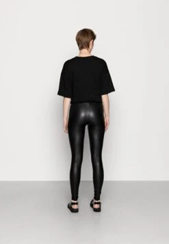 Even&Odd Wet Look Leggings - Leggings - Black 9 Even&Odd Wet Look Leggings - Leggings - Black -Fab Five Mote Butikk 0348da05446a457d881fe600798bd943