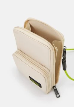 Even&Odd Mobilveske -Beige 11 Even&Odd Mobilveske -Beige -Fab Five Mote Butikk 06c5b5b460554d8c9e47c773de7475a1