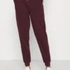 Even&Odd Regular Fit Jogger With Contrast - Joggebukse - Dark Red -Fab Five Mote Butikk 0a98e77cd9fa4395a6c803d13ad7f277