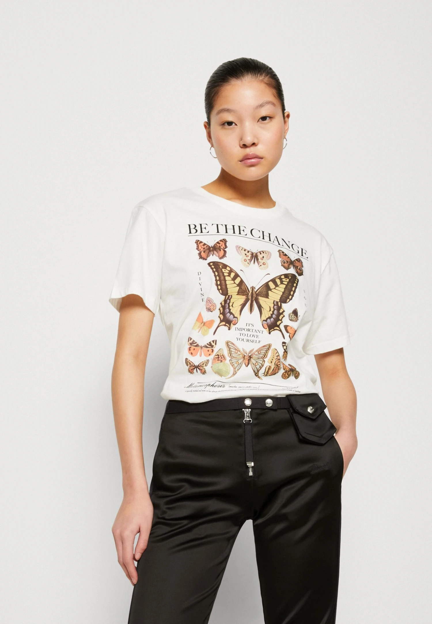 Even&Odd T-Shirts Med Print - Off-White 6 Even&Odd T-Shirts Med Print - Off-White - Bilde 4