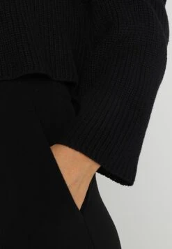 Even&Odd Cropped Jumper - Strikkegenser - Black 13 Even&Odd Cropped Jumper - Strikkegenser - Black -Fab Five Mote Butikk 10716b29e3fd4dcd813ae28c5b6486e3