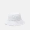 Even&Odd Hatt - Off White 2 Even&Odd Hatt - Off White -Fab Five Mote Butikk 11c5327b2b0d495db6a2adec2c22cba3