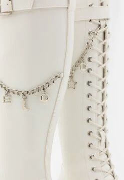 Snørestøvler - White 13 Snørestøvler - White -Fab Five Mote Butikk 160e1f017a9e40fca39d178397e6e5c7