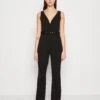 Even&Odd Going Out Low V Neck Flared Leg Belted - Jumpsuit - Black -Fab Five Mote Butikk 180b4771d4cd419bb81c8833b27c0fe4