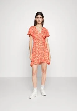 Even&Odd Kjole - Red/White -Fab Five Mote Butikk 2995a64cedba4bf5a5482e303d8cbd76