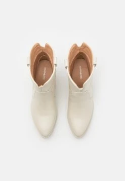 Even&Odd Cowboystøvletter - Off White 13 Even&Odd Cowboystøvletter - Off White -Fab Five Mote Butikk 2c97ec83a6f147d882f61069a8a0b7a3