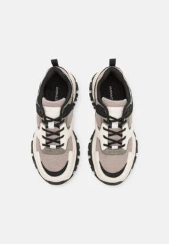 Even&Odd Joggesko - Black/White -Fab Five Mote Butikk 3037c5afc9944342aca7406db222b36c