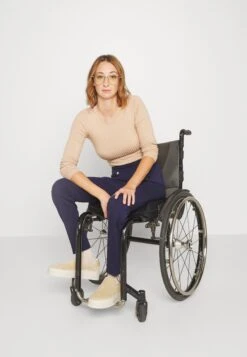 Even&Odd Strikkegenser - Sand -Fab Five Mote Butikk 30b1e6ba91b844bfa094b5324139ee6a