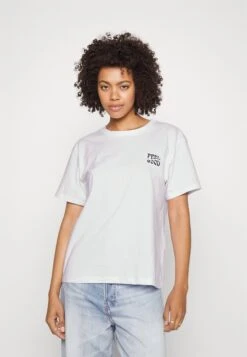 Even&Odd Clare Feel Good Chest Artwork- T-Shirts Med Print - White