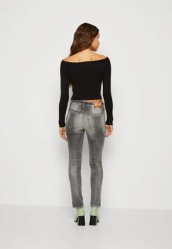 Even&Odd Strikkegenser - Black -Fab Five Mote Butikk 36dcb135118b477aa3a86936e8a49793