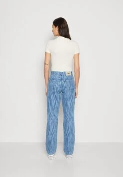 Even&Odd T-Shirts - Off White -Fab Five Mote Butikk 3bc46847df9047eab85a1db8105c8488