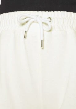 Even&Odd 2 Pack - Shorts - Off White/Orange 15 Even&Odd 2 Pack - Shorts - Off White/Orange -Fab Five Mote Butikk 3bcce9cbcdc04511bf5142b12bccd058