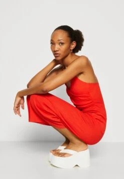 Even&Odd Jumpsuit - Red -Fab Five Mote Butikk 3d805cdf4d1d4cefafa787c231078a2b