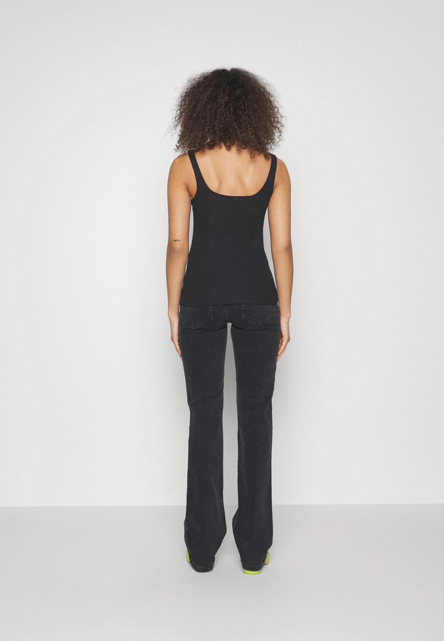 Flared Jeans - Black Denim 5 Flared Jeans - Black Denim - Bilde 3