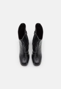 Even&Odd Platåstøvletter - Black 13 Even&Odd Platåstøvletter - Black -Fab Five Mote Butikk 41bd486511884aed9b83f1596063da85