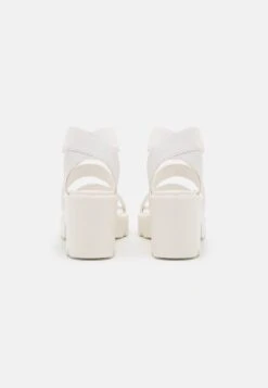 Platåsandaler - White 11 Platåsandaler - White -Fab Five Mote Butikk 420e48c7336645448808a00eda90d697