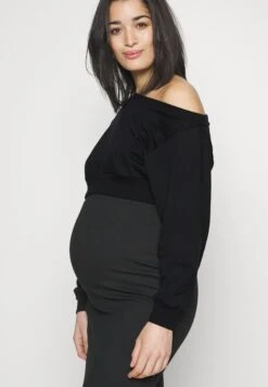 Sweatshirt - Black 13 Sweatshirt - Black -Fab Five Mote Butikk 435ba1979b424ed392a0e91847a49c35