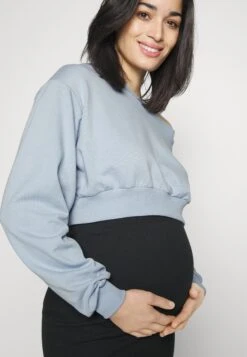 Sweatshirt -Blue 11 Sweatshirt -Blue -Fab Five Mote Butikk 44a73744009a4dfaa8b97be51c721bfd