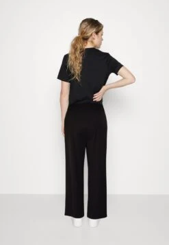 Even&Odd Tailored Wide Leg Culotte - Bukse - Black 10 Even&Odd Tailored Wide Leg Culotte - Bukse - Black -Fab Five Mote Butikk 5650d987be224bf692956f0b8687808b