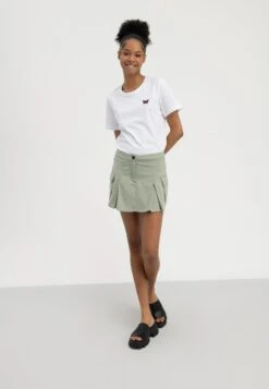 Even&Odd 2 Pack - T-Shirts - Black/White -Fab Five Mote Butikk 5752600d7aa448b68f87a910600130bd