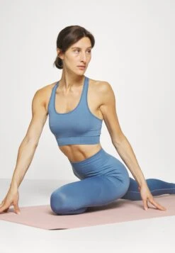 Sports-Bh-Er Med Lett Støtte - Blue 12 Sports-Bh-Er Med Lett Støtte - Blue -Fab Five Mote Butikk 5927e312421648e184a836f3b8da3f61