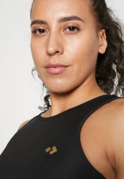 Topper - Black 13 Topper - Black -Fab Five Mote Butikk 61c6c8c08f2440f1a9b840e4f82b0b2c