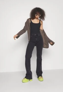 Flared Jeans - Black Denim 11 Flared Jeans - Black Denim -Fab Five Mote Butikk 62034efe5f3347339b9f3b99b2f4e0f5