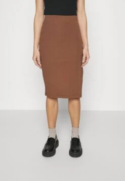 Pencil Skirt With Slit - Blyantskjørt - Brown