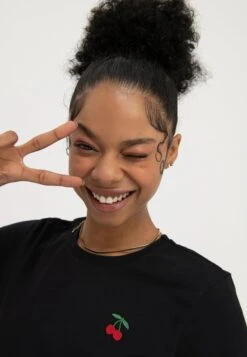 Even&Odd 2 Pack - T-Shirts - Black/White -Fab Five Mote Butikk 673111c838ec4ac7abf95aa2bce2f9a0