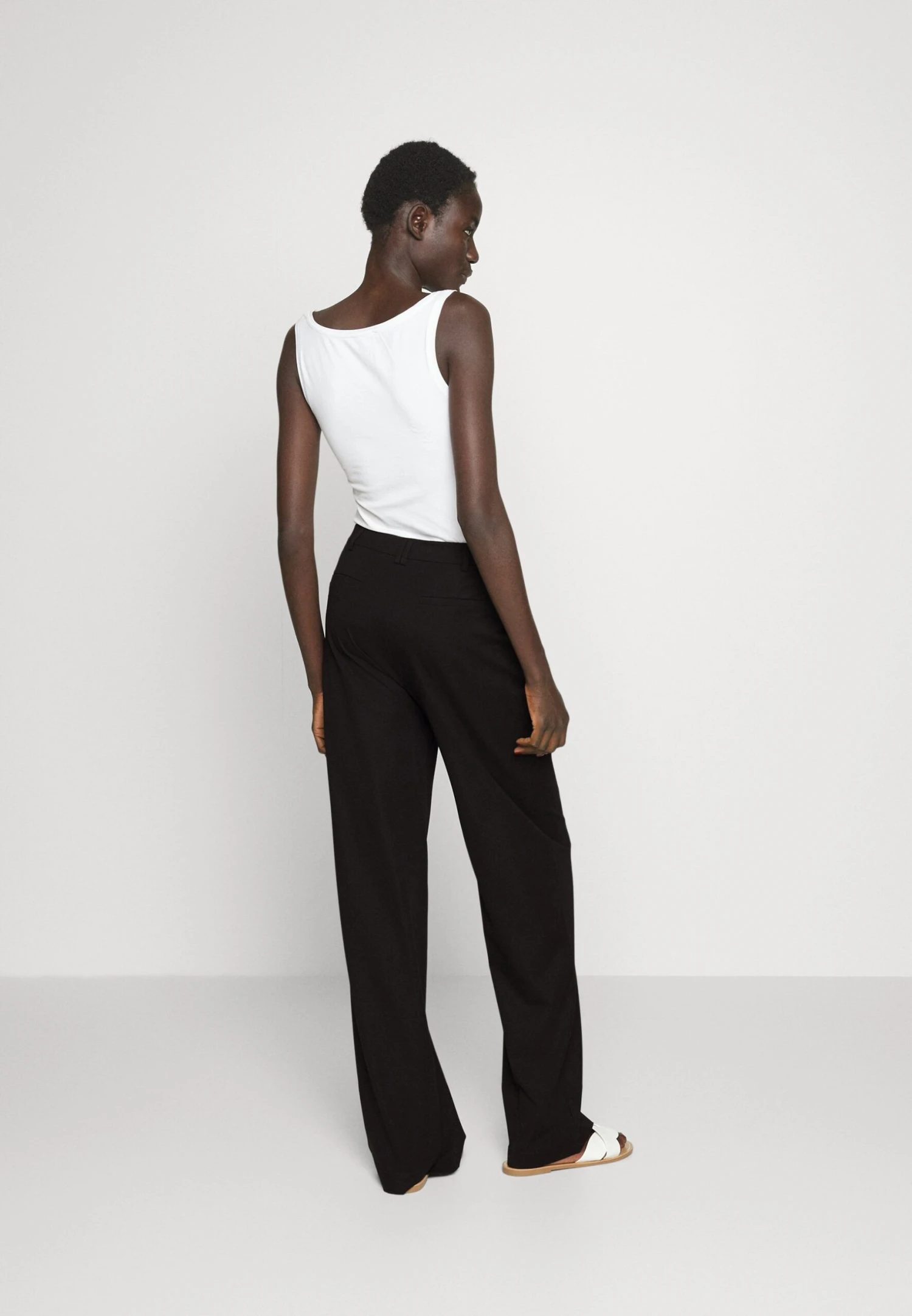 Business Casual Wide Legs With Front Pleats- Bukse - Black 5 Business Casual Wide Legs With Front Pleats- Bukse - Black - Bilde 3