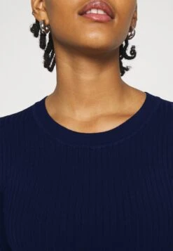 Even&Odd Strikkegenser - Evening Blue 14 Even&Odd Strikkegenser - Evening Blue -Fab Five Mote Butikk 6d36f47d73c14475911803171307c097