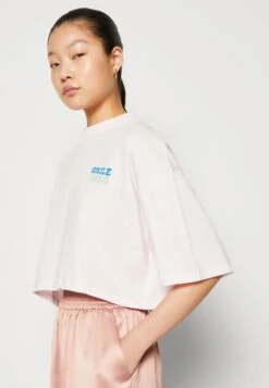 Even&Odd T-Shirts Med Print - Light Pink 11 Even&Odd T-Shirts Med Print - Light Pink -Fab Five Mote Butikk 73ed89ba0cbb43cbbf7a9056eb5a6389