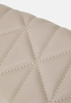 Even&Odd Clutch -Beige 9 Even&Odd Clutch -Beige -Fab Five Mote Butikk 7cca2a7fbfc14ca4a7a3951b72bab642