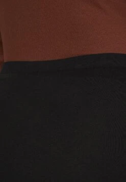 2 Pack- Miniskjørt - Black/Khaki -Fab Five Mote Butikk 85ed2d2af2554da59cabfa86abaa0a2d