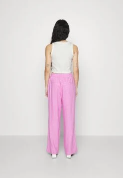 2 Pack - Topper - Beige/White -Fab Five Mote Butikk 8609d330611743f58da6131cfe95af12