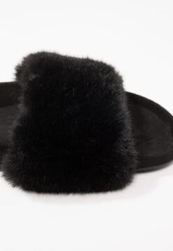 Even&Odd Tøfler - Black -Fab Five Mote Butikk 8b2026013cd64fa38ae0557be745ebc2