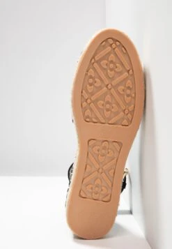 Even&Odd Loafers - Black 15 Even&Odd Loafers - Black -Fab Five Mote Butikk 8c59fd063f904c58a47f479058b76284