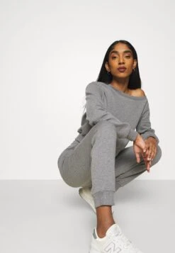 Even&Odd Off Shoulder&Jogger Set - Sweatshirt - Mottled Grey 15 Even&Odd Off Shoulder&Jogger Set - Sweatshirt - Mottled Grey -Fab Five Mote Butikk 8ebeecd3da7047339b6408611ac59d54