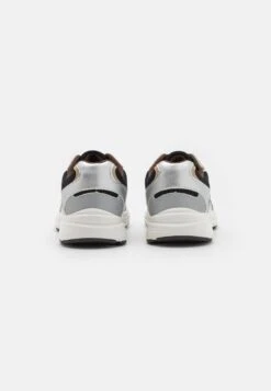 Even&Odd Joggesko - Brown -Fab Five Mote Butikk 906957801f194fdab48529a96999945d