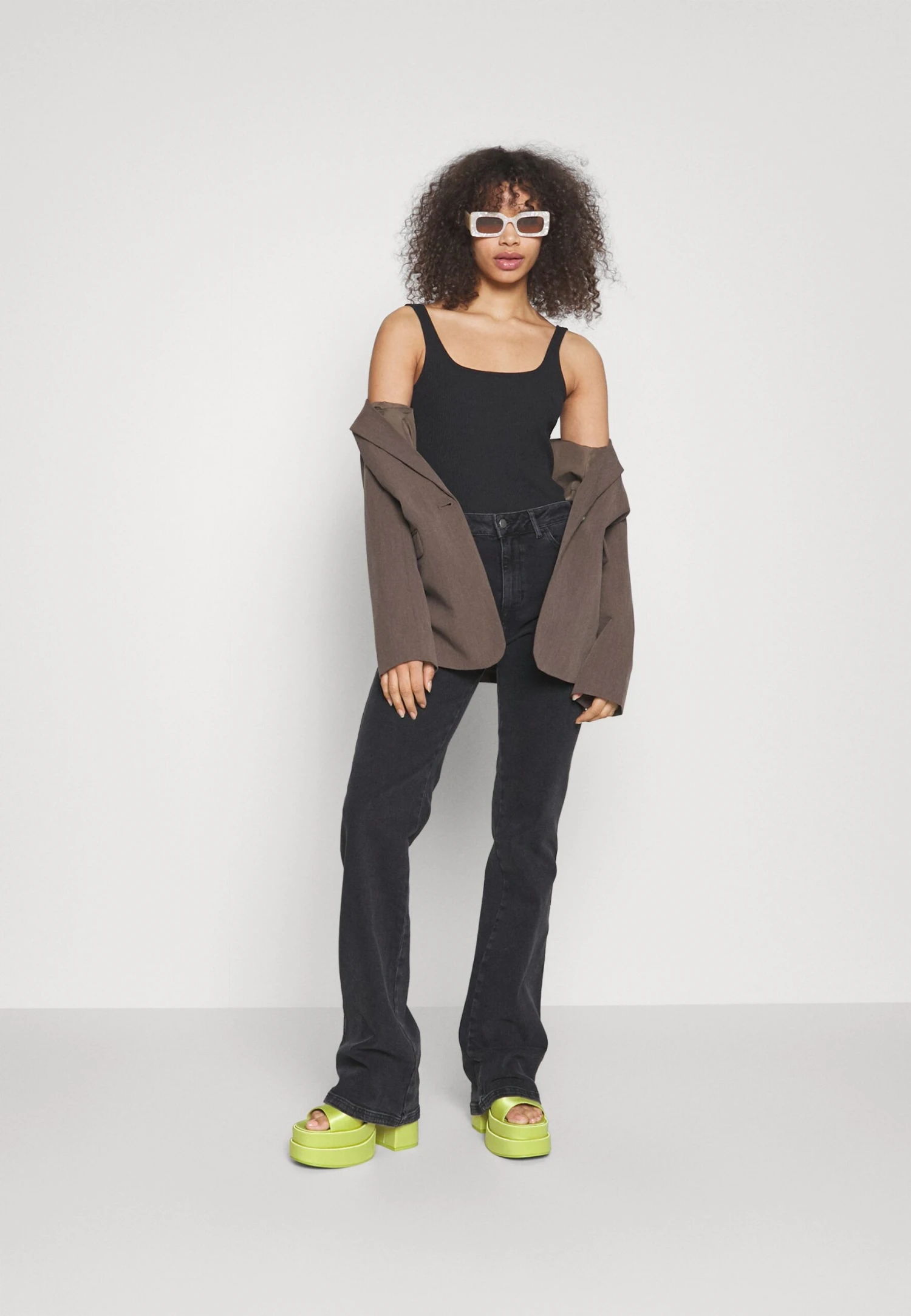 Flared Jeans - Black Denim 4 Flared Jeans - Black Denim - Bilde 2