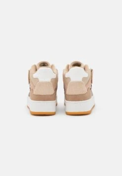 Even&Odd Høye Joggesko - Beige/White/Light Pink -Fab Five Mote Butikk 95340130df1d49be90ed2f5d980fbcbd