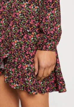 Even&Odd Kjole - Black/Pink 13 Even&Odd Kjole - Black/Pink -Fab Five Mote Butikk 95642f7b530a4ea9ab85f38a1400d94a