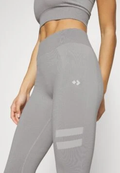 Tights - Grey 13 Tights - Grey -Fab Five Mote Butikk 989a1e7b85904b8b983d8b2da519b26a