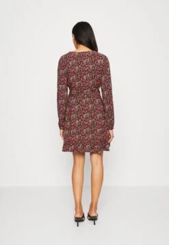 Even&Odd Kjole - Black/Pink 10 Even&Odd Kjole - Black/Pink -Fab Five Mote Butikk 9e5acb8363144abcbf017a1381a3fd2d