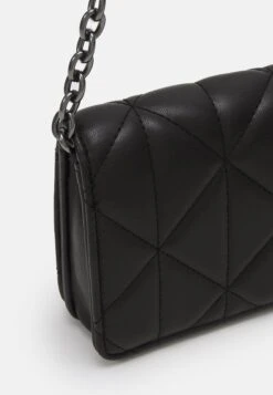 Even&Odd Clutch - Black 10 Even&Odd Clutch - Black -Fab Five Mote Butikk a855fec94ff1474dbb29c47d8fa3919b