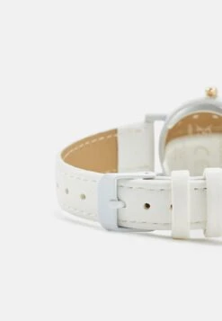 Even&Odd Set - Klokke - White/Gold 8 Even&Odd Set - Klokke - White/Gold -Fab Five Mote Butikk a97d7e77ff144dd6abda4f79d432d6bc