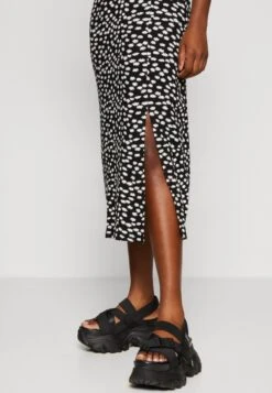 Even&Odd Blyantskjørt - Black/White/Multi-Coloured 13 Even&Odd Blyantskjørt - Black/White/Multi-Coloured -Fab Five Mote Butikk a9dad594b1794559bb7600eda97cb8ce