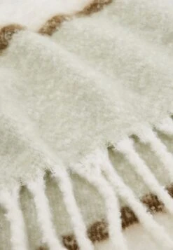 Even&Odd Sjal - Green/White 14 Even&Odd Sjal - Green/White -Fab Five Mote Butikk ab379a2c492f49708944a46fd4aac521